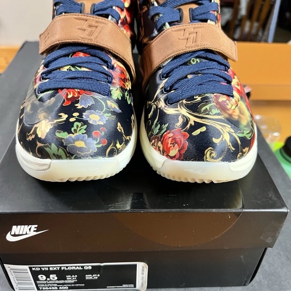 Nike KD7 EXT QS Floral Sz 9.5 - Picture 1 of 9